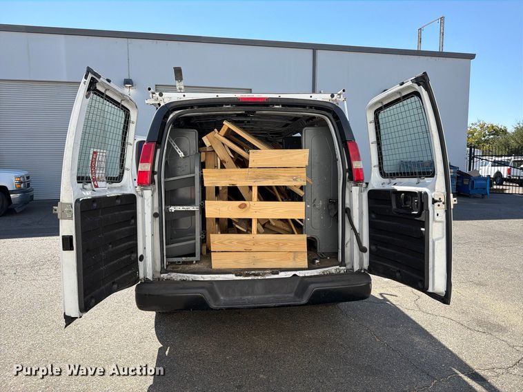 image for item EP3056 2017 Chevrolet Express 2500 van