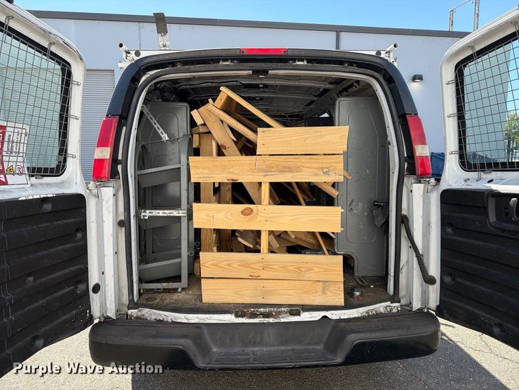 image for item EP3056 2017 Chevrolet Express 2500 van