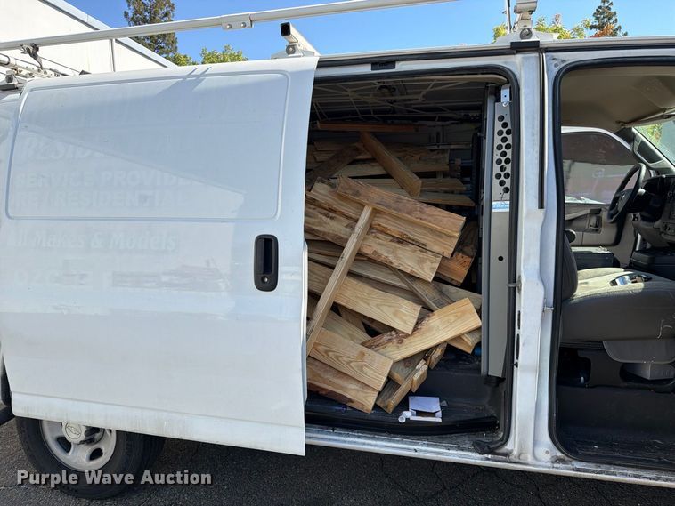 image for item EP3056 2017 Chevrolet Express 2500 van