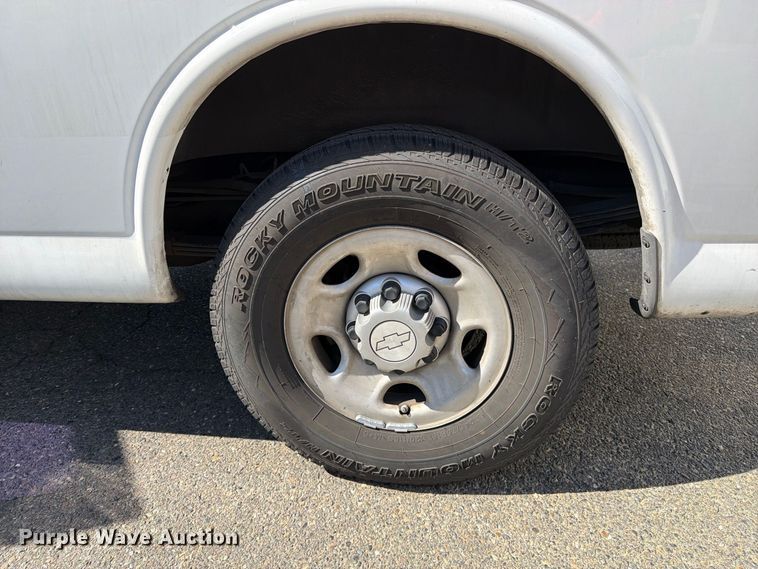image for item EP3056 2017 Chevrolet Express 2500 van