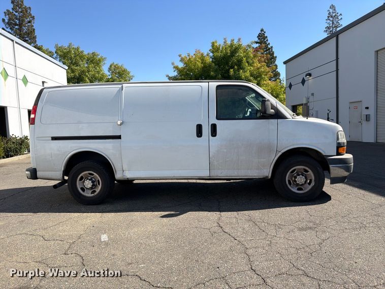 image for item EP3057 2020 Chevrolet Express 2500 van