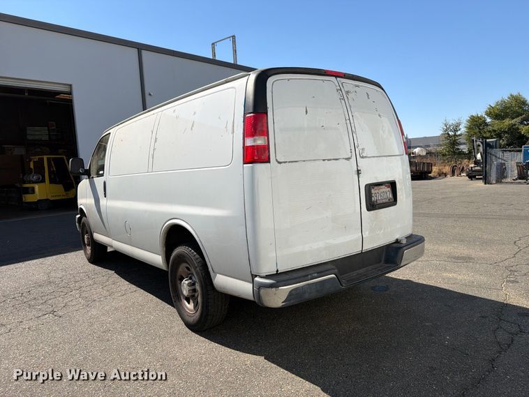 image for item EP3057 2020 Chevrolet Express 2500 van