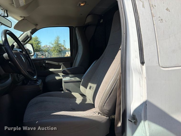 image for item EP3057 2020 Chevrolet Express 2500 van