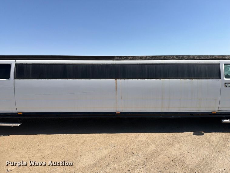 image for item EP3059 2005 Hummer H2 limousine