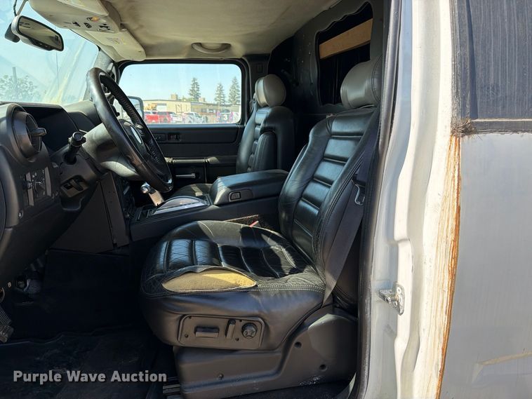 image for item EP3059 2005 Hummer H2 limousine