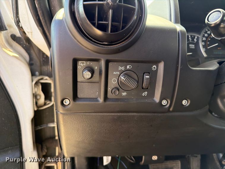 image for item EP3059 2005 Hummer H2 limousine