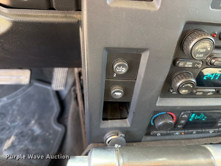 image for item EP3059 2005 Hummer H2 limousine