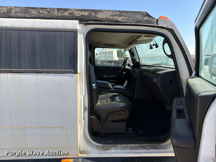 image for item EP3059 2005 Hummer H2 limousine