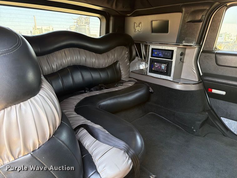 image for item EP3059 2005 Hummer H2 limousine