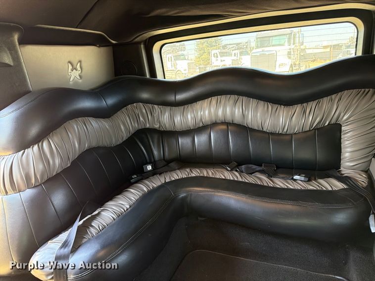 image for item EP3059 2005 Hummer H2 limousine