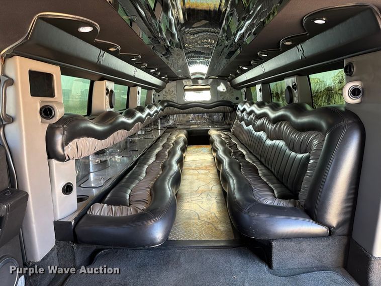image for item EP3059 2005 Hummer H2 limousine
