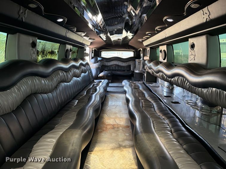 image for item EP3059 2005 Hummer H2 limousine