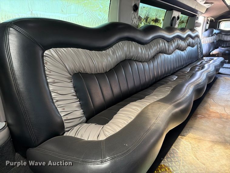 image for item EP3059 2005 Hummer H2 limousine
