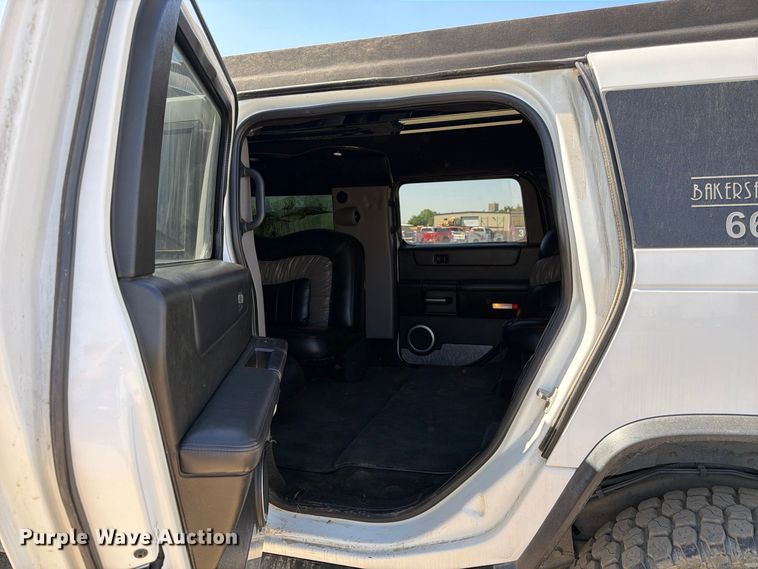 image for item EP3059 2005 Hummer H2 limousine