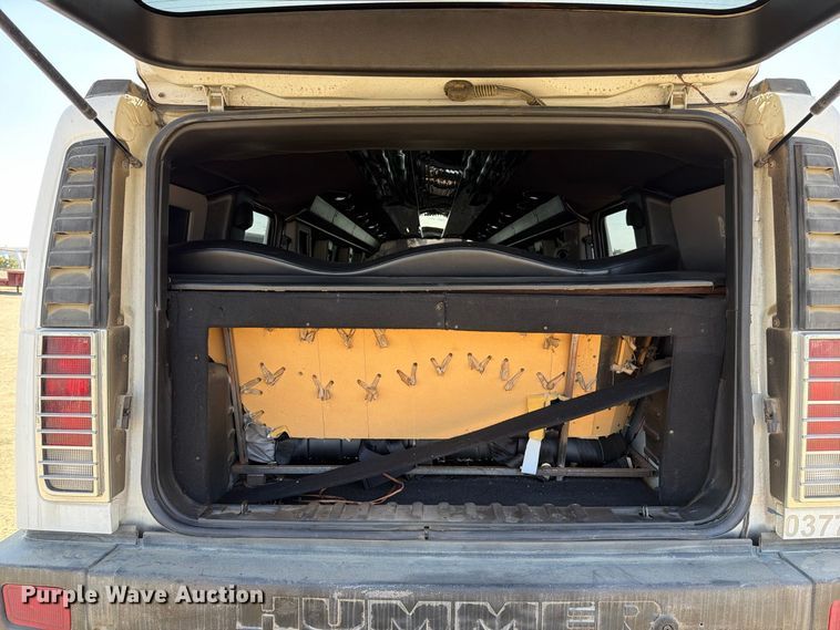 image for item EP3059 2005 Hummer H2 limousine
