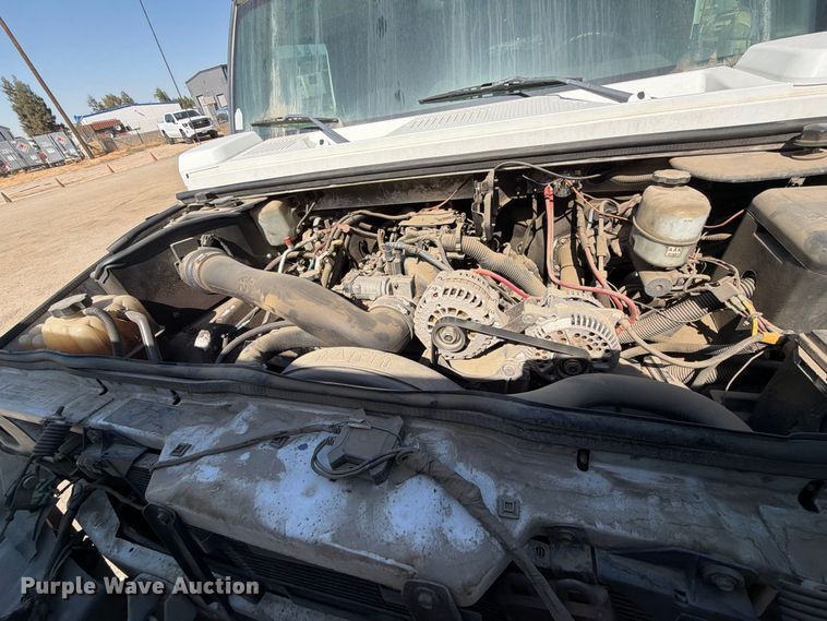 image for item EP3059 2005 Hummer H2 limousine