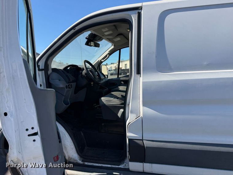 image for item EP3068 2016 Ford Transit 250 van