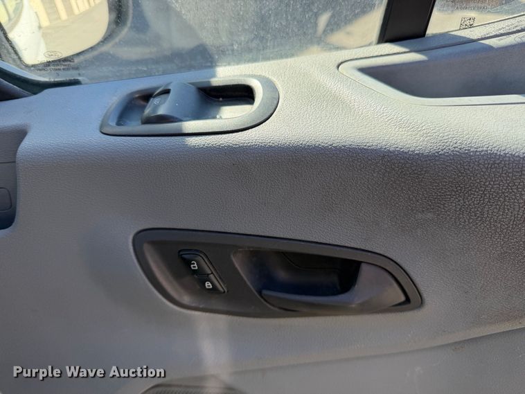 image for item EP3068 2016 Ford Transit 250 van