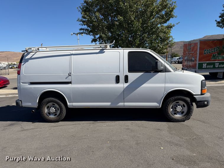 image for item EP3070 2015 Chevrolet Express 2500 van