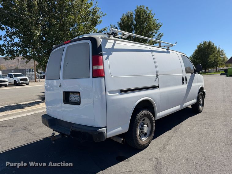 image for item EP3070 2015 Chevrolet Express 2500 van