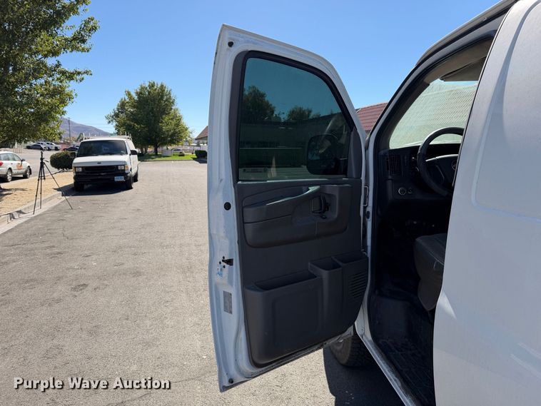 image for item EP3070 2015 Chevrolet Express 2500 van