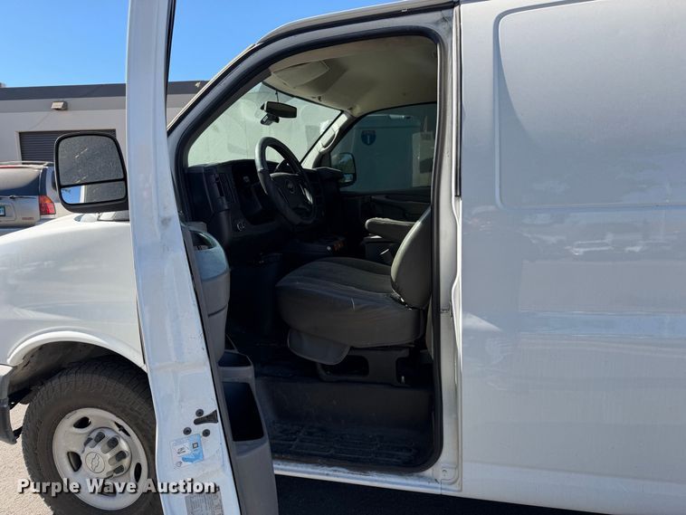 image for item EP3070 2015 Chevrolet Express 2500 van