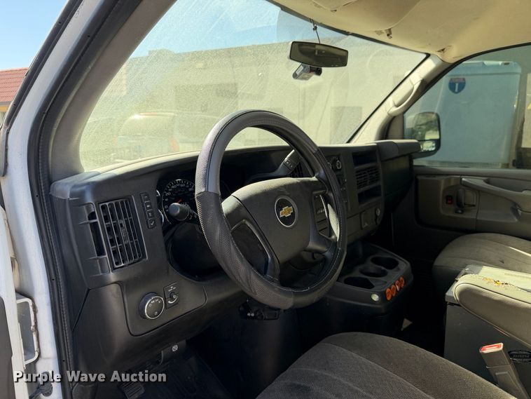 image for item EP3070 2015 Chevrolet Express 2500 van
