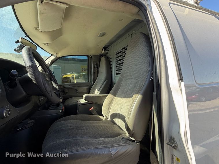 image for item EP3070 2015 Chevrolet Express 2500 van