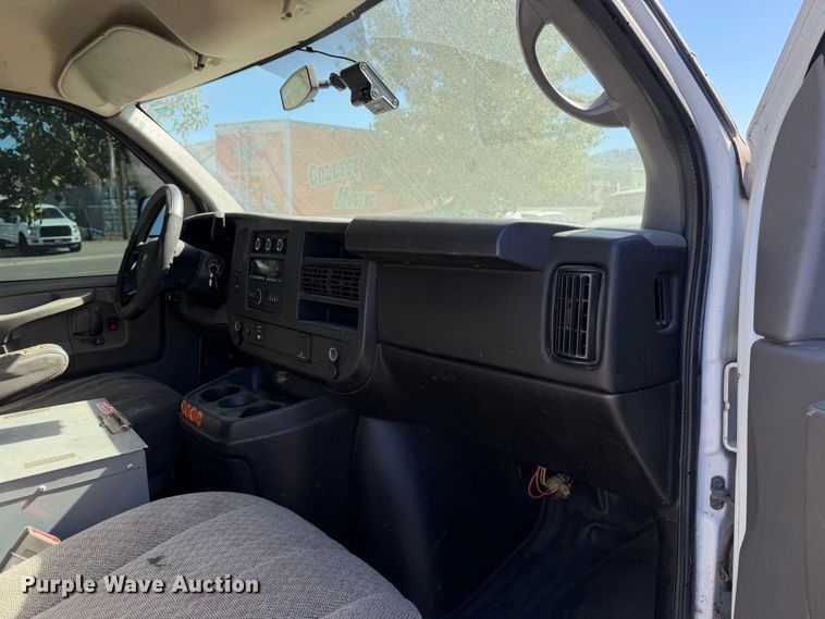 image for item EP3070 2015 Chevrolet Express 2500 van