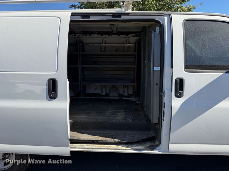 image for item EP3070 2015 Chevrolet Express 2500 van