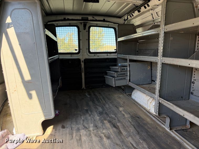 image for item EP3070 2015 Chevrolet Express 2500 van