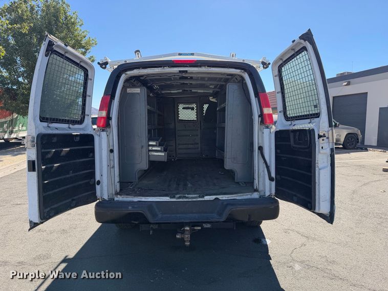image for item EP3070 2015 Chevrolet Express 2500 van