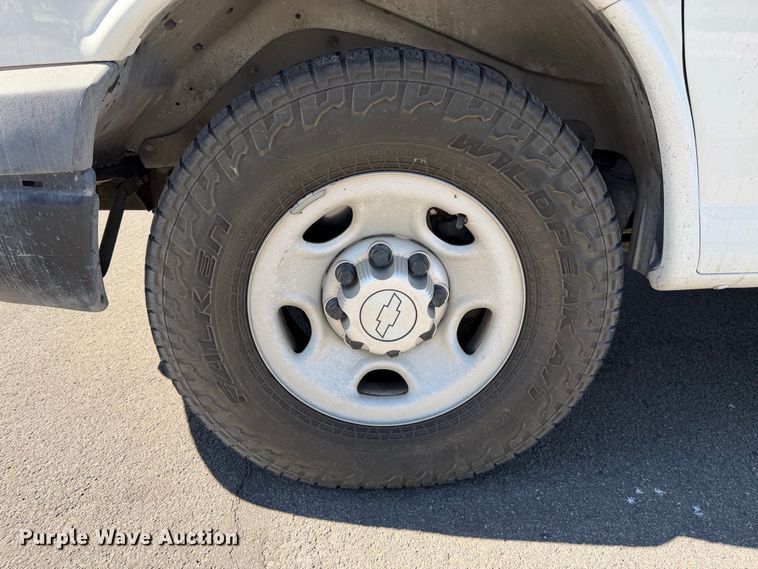 image for item EP3070 2015 Chevrolet Express 2500 van