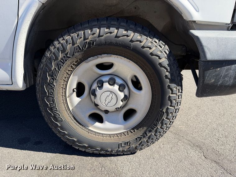 image for item EP3070 2015 Chevrolet Express 2500 van