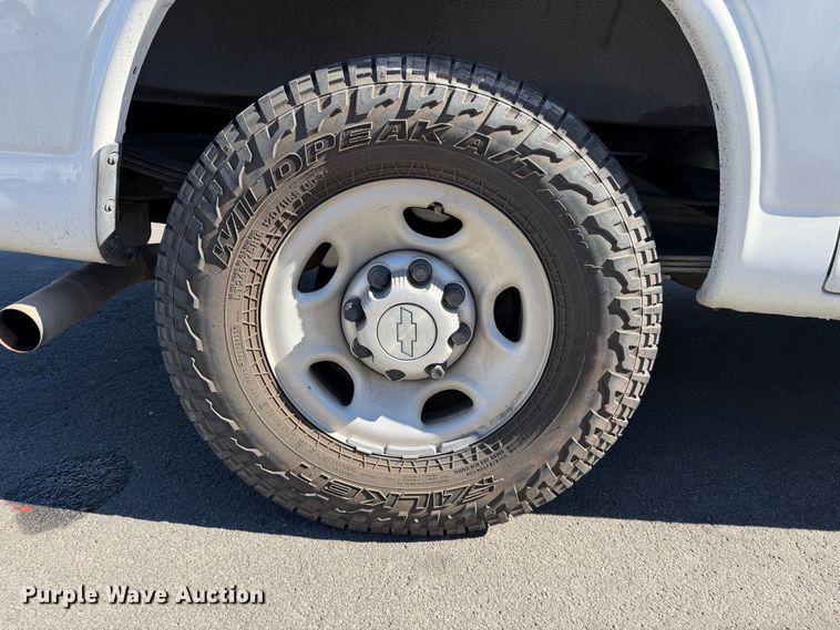 image for item EP3070 2015 Chevrolet Express 2500 van