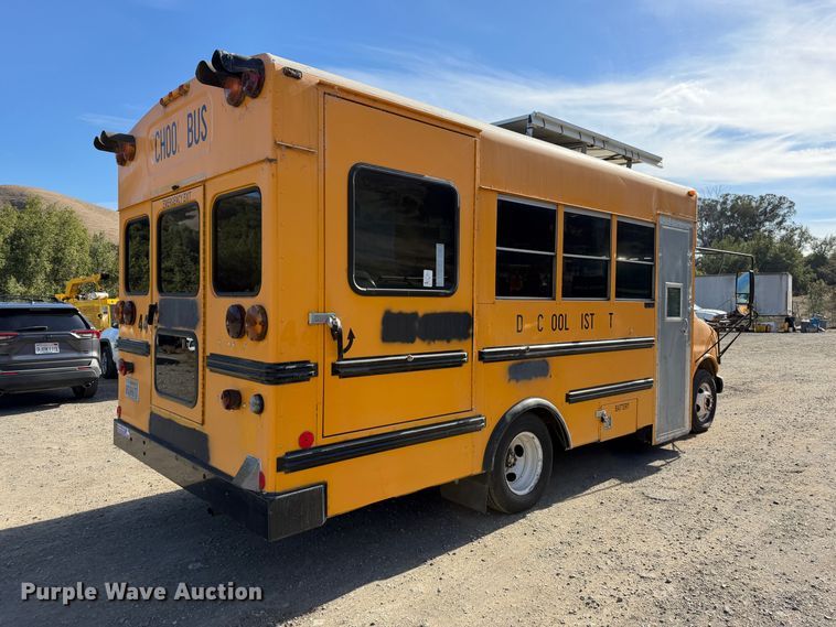 image for item EP3104 1999 Chevrolet Express camper