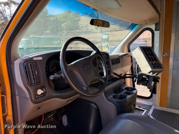 image for item EP3104 1999 Chevrolet Express camper