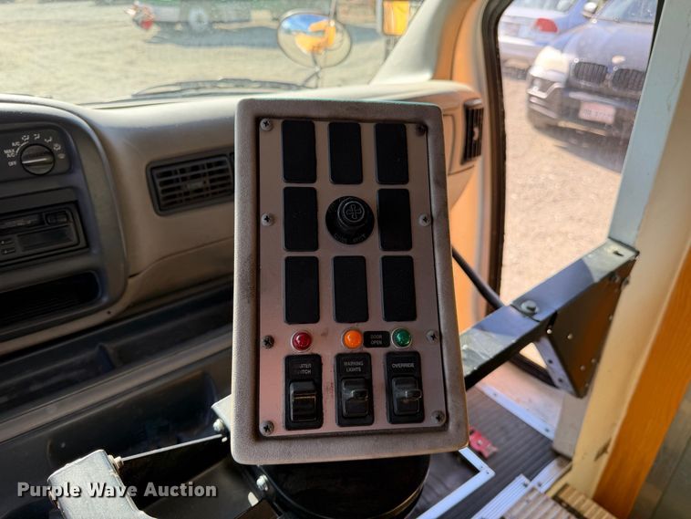 image for item EP3104 1999 Chevrolet Express camper