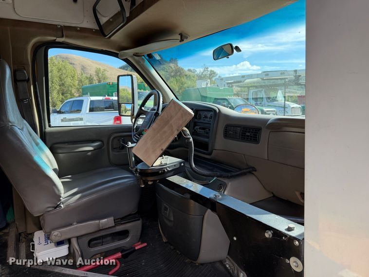 image for item EP3104 1999 Chevrolet Express camper