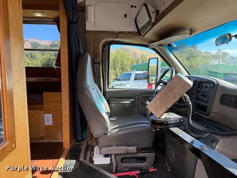 image for item EP3104 1999 Chevrolet Express camper