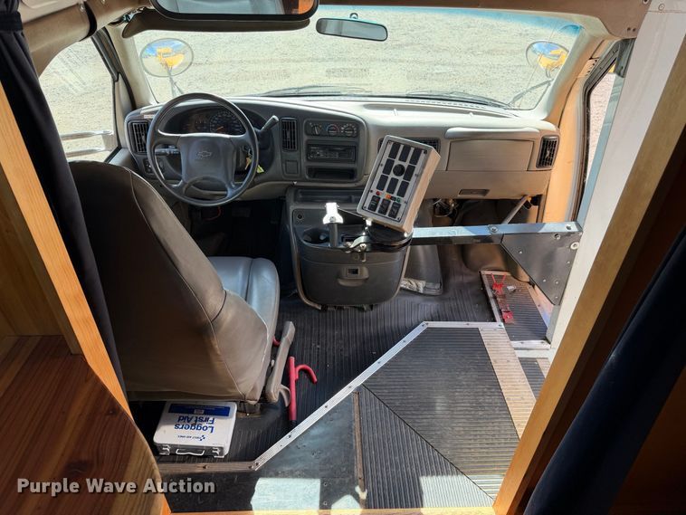 image for item EP3104 1999 Chevrolet Express camper
