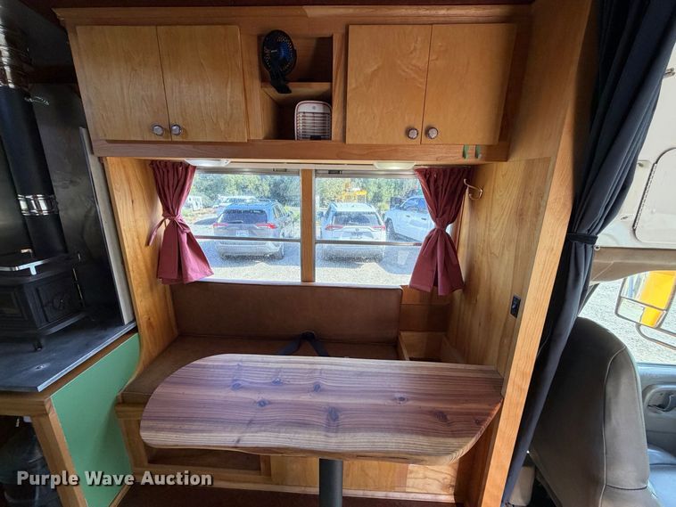 image for item EP3104 1999 Chevrolet Express camper