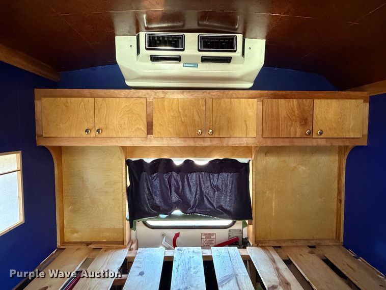 image for item EP3104 1999 Chevrolet Express camper