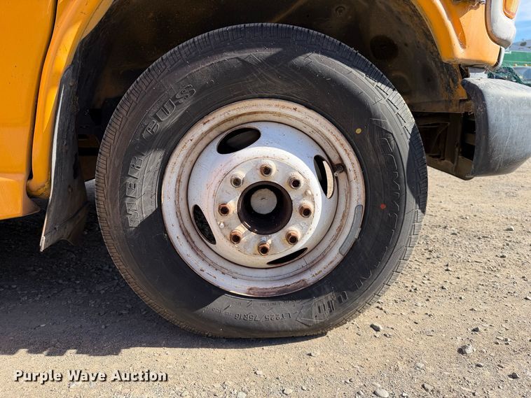 image for item EP3104 1999 Chevrolet Express camper
