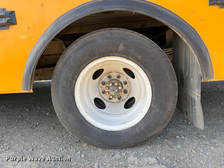 image for item EP3104 1999 Chevrolet Express camper