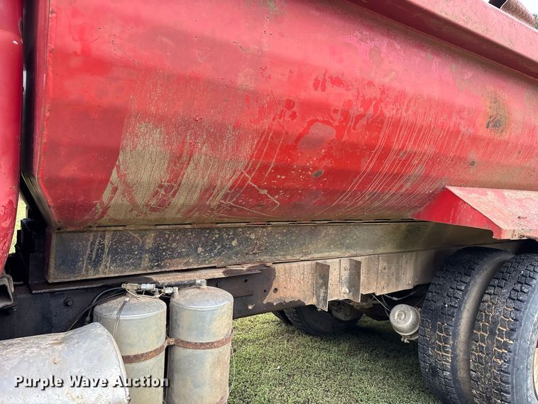 image for item ER3385 1985 Mack R688ST dump truck