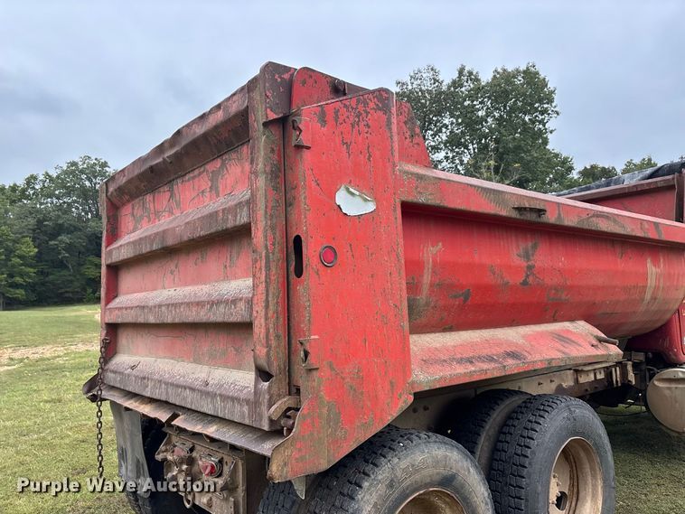 image for item ER3385 1985 Mack R688ST dump truck