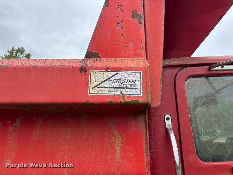 image for item ER3385 1985 Mack R688ST dump truck