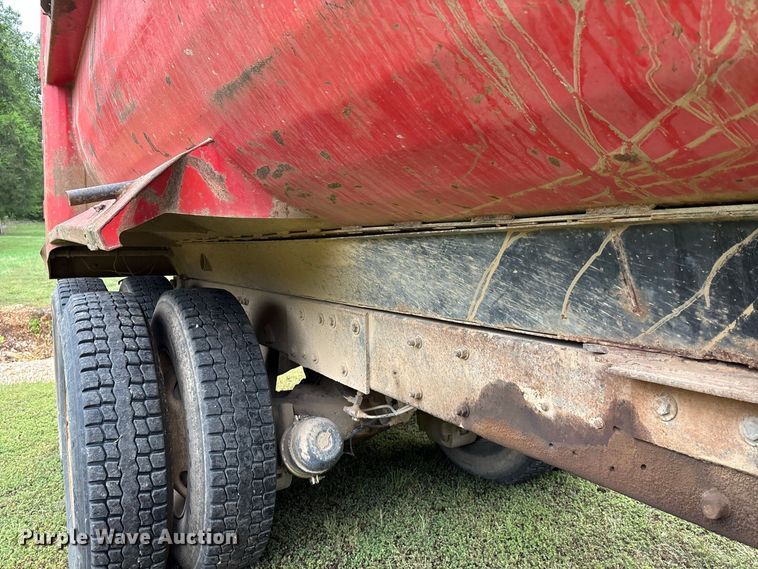image for item ER3385 1985 Mack R688ST dump truck