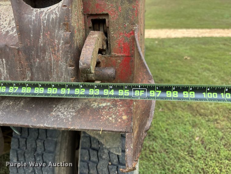 image for item ER3385 1985 Mack R688ST dump truck